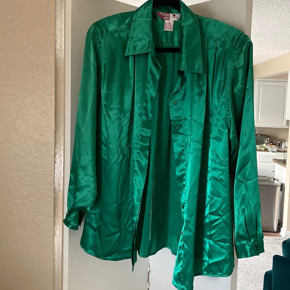 Vintage plus size green button-up